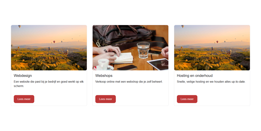 Drie tegels met foto, titel, korte tekst en de knop Lees meer: Webdesign, Webshops en Hosting en onderhoud